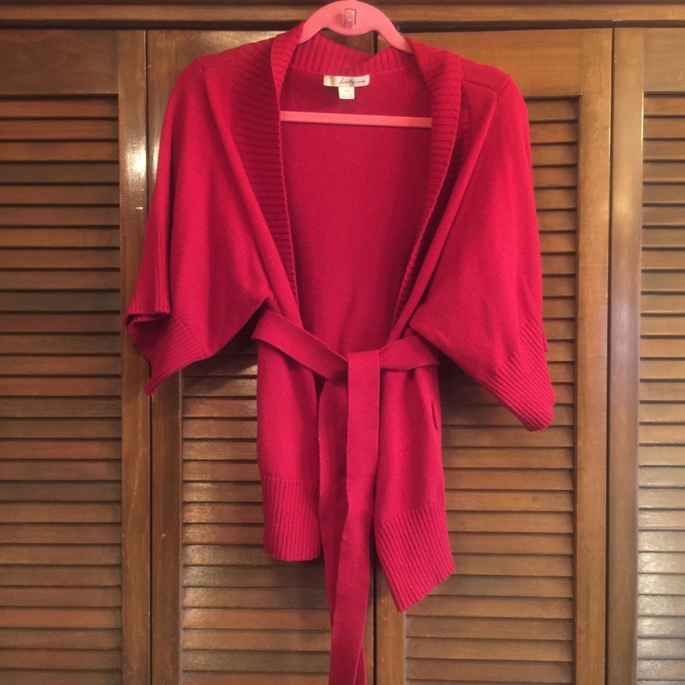 RED SHORT SLEEVE BELTED CARDIGAN